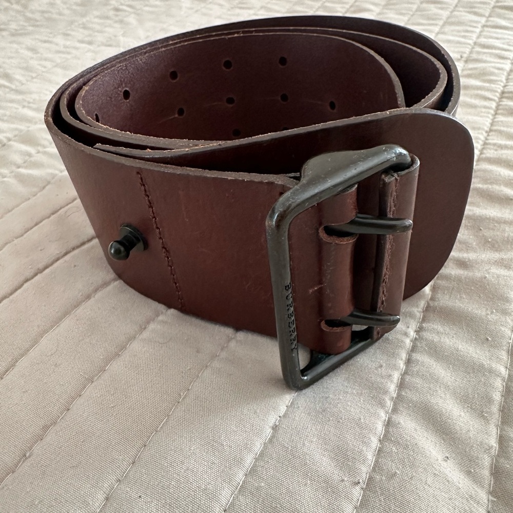 AUTHENTIC BURBERRY LEATHER BELT - Picture 3 of 8